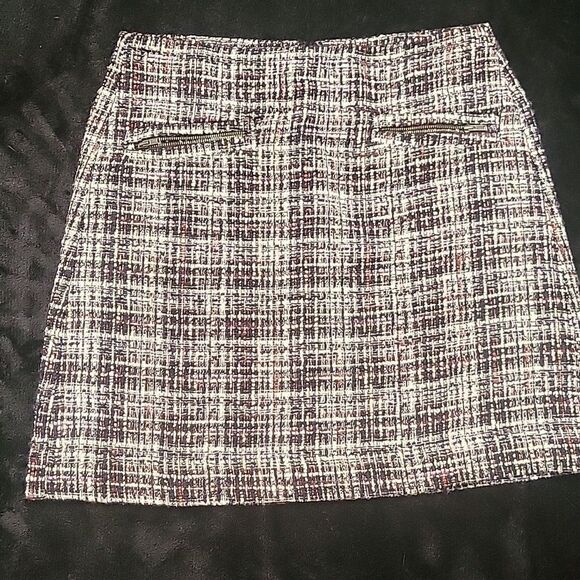 LOFT Dresses & Skirts - LOFT Outlet Mini multi-colored Skirt. Size 4p